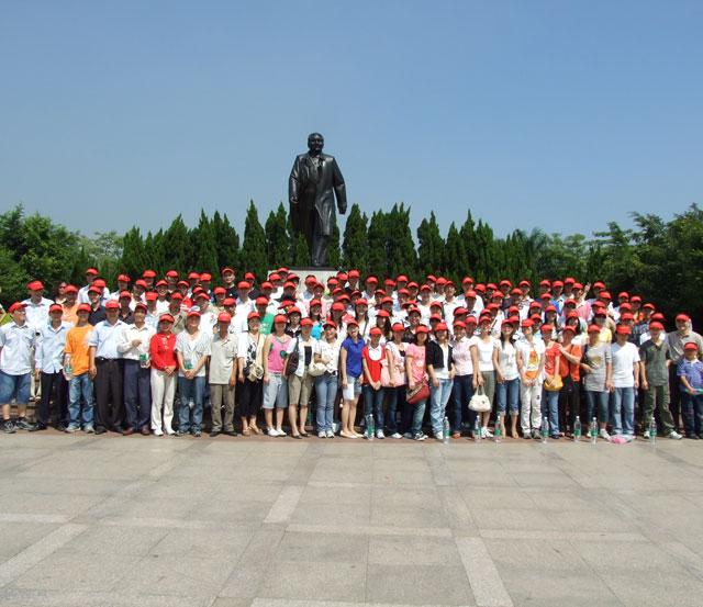 新聯(lián)公司 慶祝國慶 蓮花山中國娛樂城一日